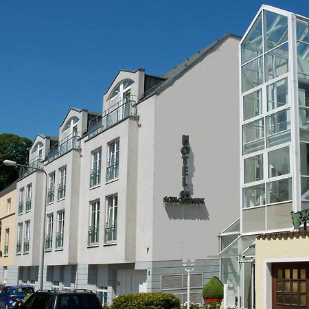 Hotel Am Schlosspark , Wiesbaden Esterno foto