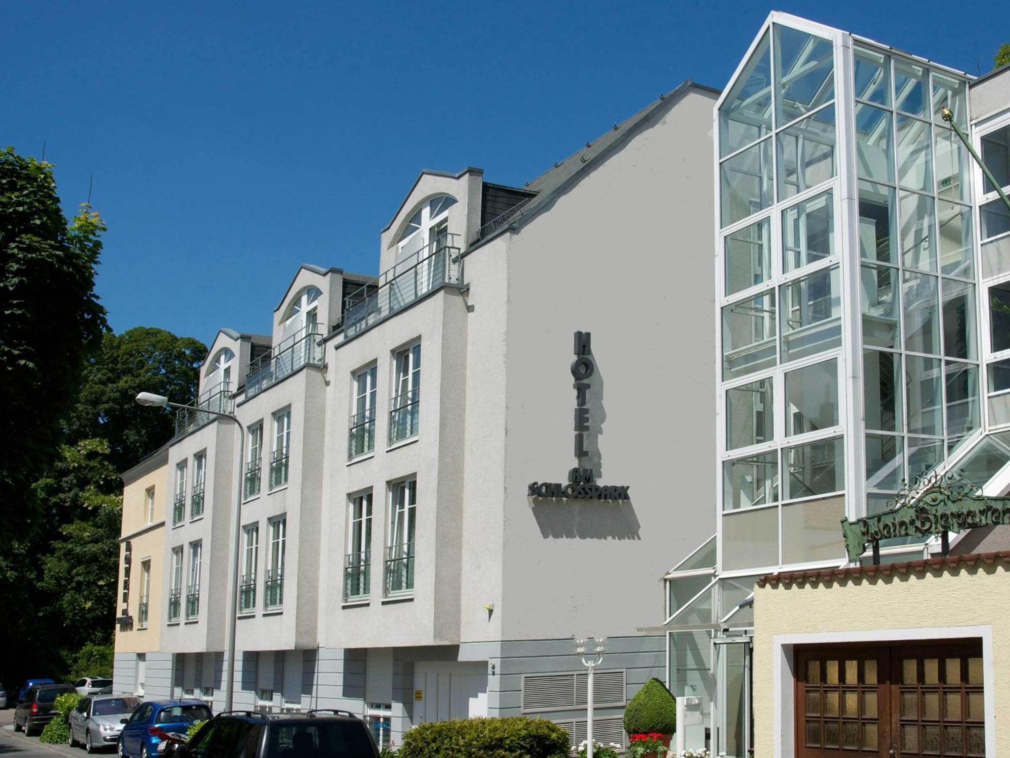Hotel Am Schlosspark , Wiesbaden Esterno foto